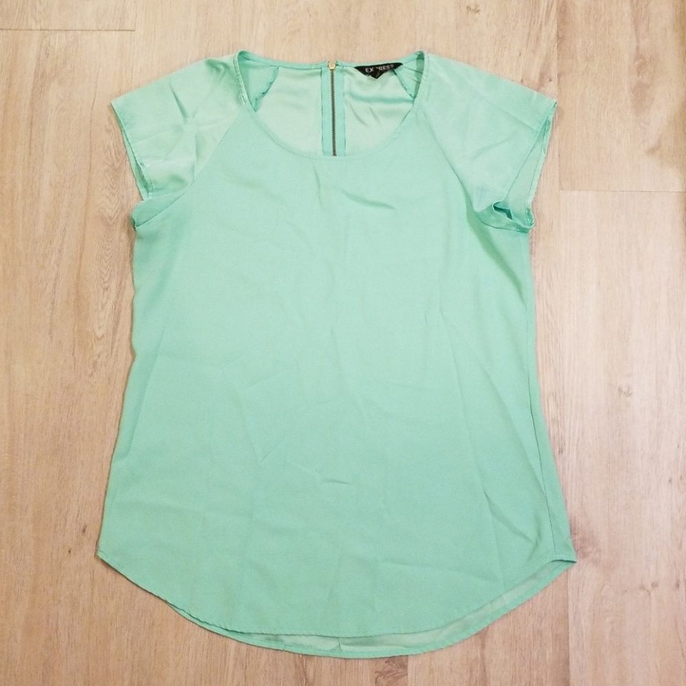 Express shirt with back zipper